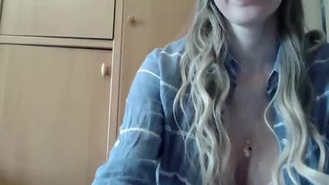 Snapshot of ivetta911 chatting on February 2026 09:41:02 AM ivetta911 online show from February 2026 09:41:02 AM