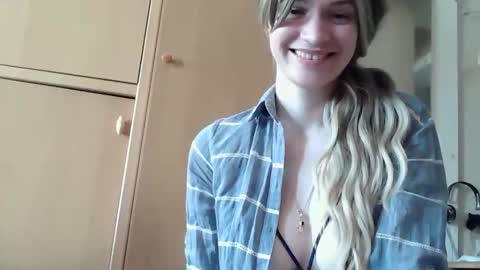 Snapshot of ivetta911 chatting on March 2026 01:13:02 PM ivetta911 online show from March 2026 01:13:02 PM