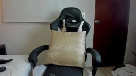 Snapshot of ivette_swan chatting on February 2026 12:48:01 AM I V E T T E online show from February 2026 12:48:01 AM