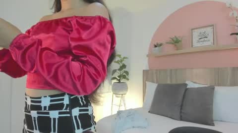 I V E T T E online show from May 2026 12:24:02 PM