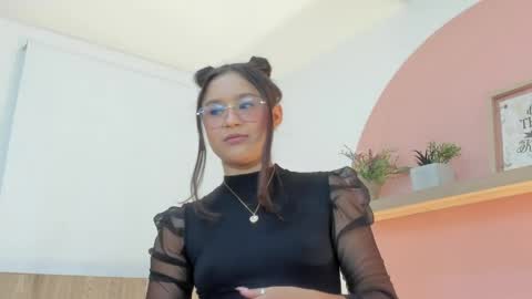 I V E T T E online show from May 2026 08:49:02 PM