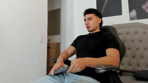 Snapshot of ivo_beischel chatting on October 2025 12:03:01 PM Ivo Beischel online show from October 2025 12:03:01 PM