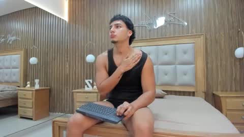 Snapshot of ivo_beischel chatting on November 2025 10:32:01 PM Ivo Beischel online show from November 2025 10:32:01 PM