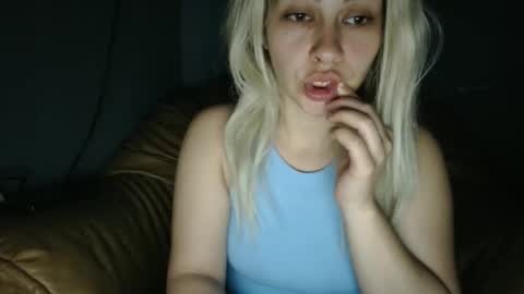 RosseEssor online show from April 2026 10:09:02 PM