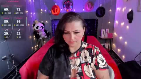 Snapshot of ivonnee17_ chatting on November 2025 07:43:01 AM Ivonne online show from November 2025 07:43:01 AM