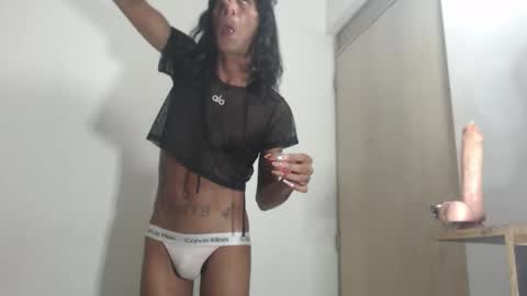 Snapshot of ivonneth chatting on February 2026 05:39:01 AM ivonneth online show from February 2026 05:39:01 AM