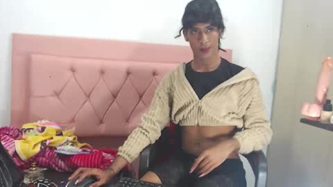 Snapshot of ivonneth chatting on February 2026 12:23:01 PM ivonneth online show from February 2026 12:23:01 PM