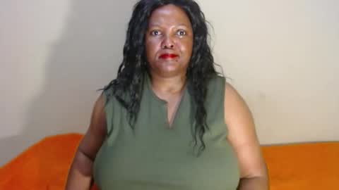 Snapshot of ivorytits48 chatting on April 2026 05:19:01 AM IVORYTITS48 online show from April 2026 05:19:01 AM