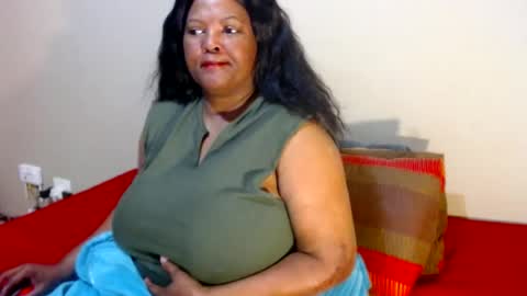 Snapshot of ivorytits48 chatting on July 2026 06:30:01 AM IVORYTITS48 online show from July 2026 06:30:01 AM