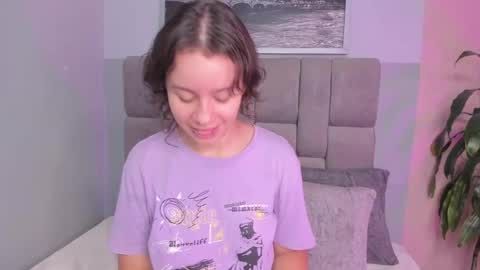 Ivy and Molly online show from September 2025 08:31:02 PM