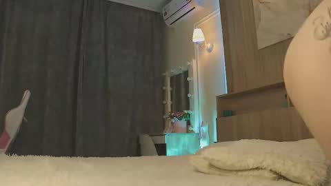 Ivy online show from March 2025 05:58:02 PM