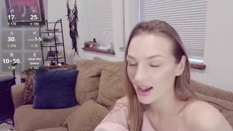 ivygrave online show from February 2026 07:32:02 PM