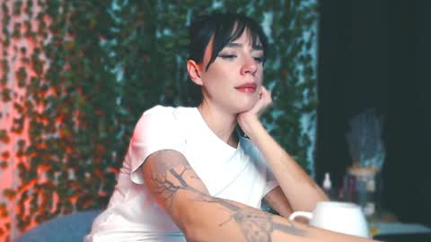 Snapshot of ivyjonson chatting on December 2024 07:12:01 PM Miss Ivy online show from December 2024 07:12:01 PM