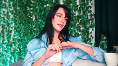 Snapshot of ivyjonson chatting on December 2024 03:31:02 PM Miss Ivy online show from December 2024 03:31:02 PM