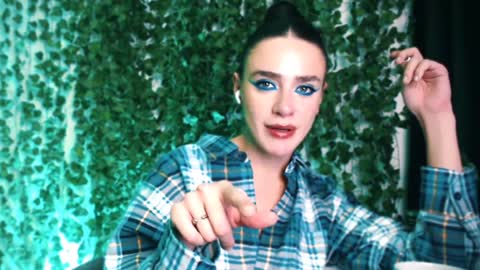 Snapshot of ivyjonson chatting on December 2024 11:09:01 PM Miss Ivy online show from December 2024 11:09:01 PM