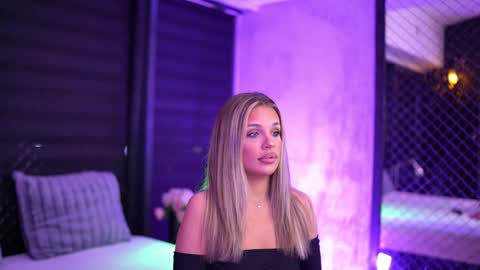 IvyRowa online show from January 2025 06:38:01 PM