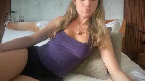 Snapshot of ivysagex chatting on May 2026 04:19:01 AM ivysagex online show from May 2026 04:19:01 AM