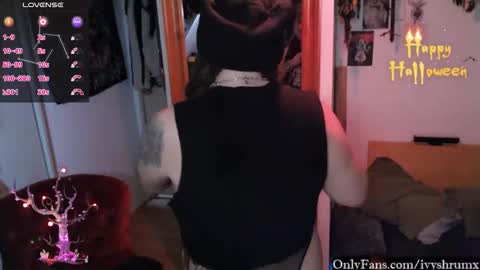 Ivy ShrumX online show from October 2025 07:03:02 PM