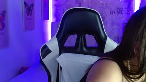 Snapshot of ivyy_crystal chatting on February 2025 11:26:01 PM Ivy online show from February 2025 11:26:01 PM