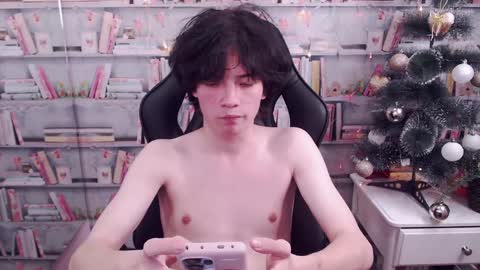 Maxim online show from December 2024 10:00:02 PM