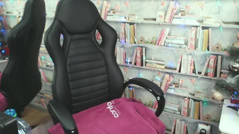 Maxim online show from December 2024 05:52:02 AM