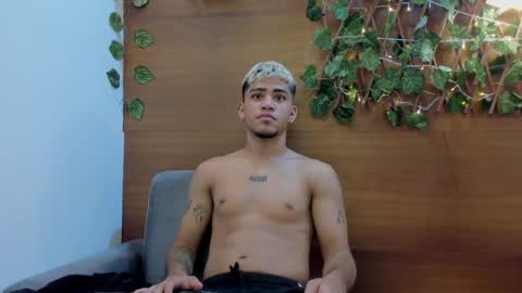 izaack online show from January 2025 09:55:01 AM