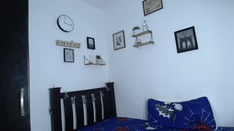 izaack online show from February 2025 06:43:02 AM