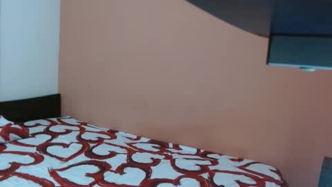 Snapshot of izy_bell chatting on December 2025 10:27:02 PM Izzyy online show from December 2025 10:27:02 PM