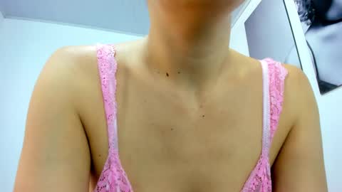 Snapshot of izzy_cum chatting on December 2024 04:17:01 PM Izzy online show from December 2024 04:17:01 PM