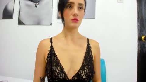 Snapshot of izzy_cum chatting on January 2025 02:13:01 PM Izzy online show from January 2025 02:13:01 PM