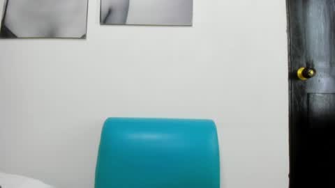 Snapshot of izzy_cum chatting on January 2025 08:16:01 PM Izzy online show from January 2025 08:16:01 PM