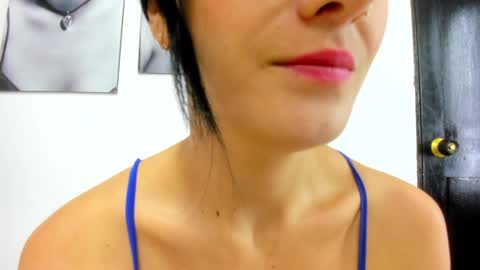 Snapshot of izzy_cum chatting on January 2025 01:25:02 PM Izzy online show from January 2025 01:25:02 PM