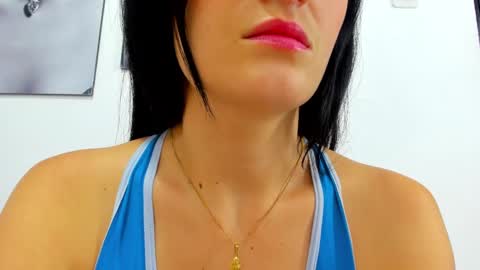 Snapshot of izzy_cum chatting on January 2025 03:22:02 PM Izzy online show from January 2025 03:22:02 PM