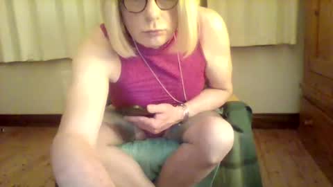 izzy_mchoney online show from May 2026 11:34:04 PM