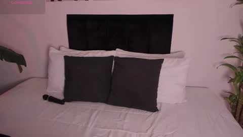 Snapshot of izzy_vega chatting on October 2025 11:49:01 PM Izzy vega online show from October 2025 11:49:01 PM