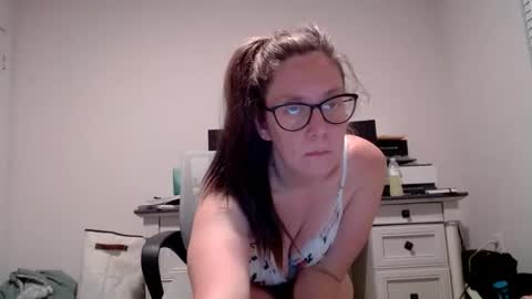 izzynoela online show from September 2025 02:44:01 AM