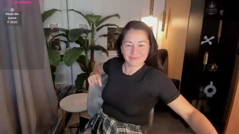 Izzy online show from July 2026 07:10:01 PM