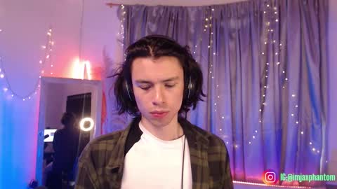 Hey im Jaxxxon check my info     online show from September 2025 03:05:01 PM