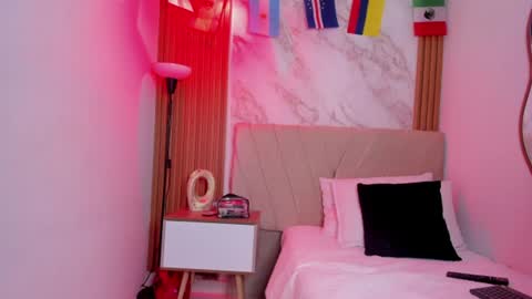 j_belle_ online show from July 2026 10:22:01 PM