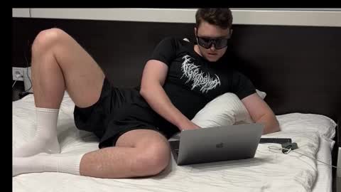 j_lyle_x online show from November 2025 08:20:01 PM