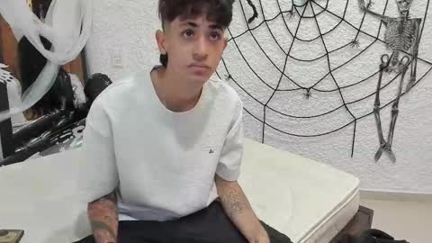 j_martony online show from October 2025 11:32:02 AM