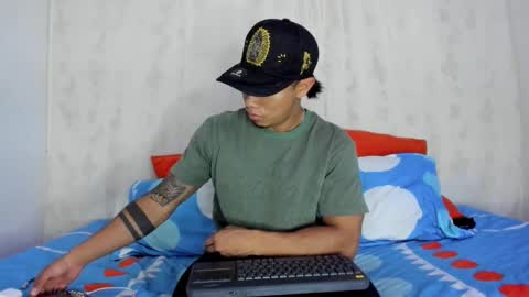 Snapshot of j_musiry chatting on February 2025 04:43:01 AM i am juan musiry independent model online show from February 2025 04:43:01 AM