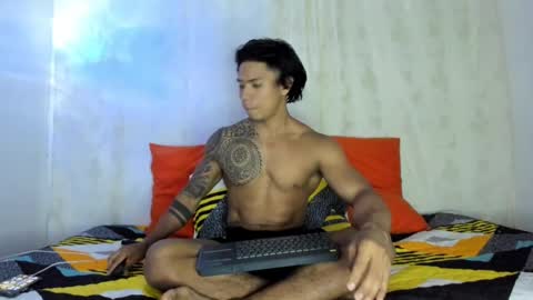 Snapshot of j_musiry chatting on March 2025 05:09:01 AM i am juan musiry independent model online show from March 2025 05:09:01 AM