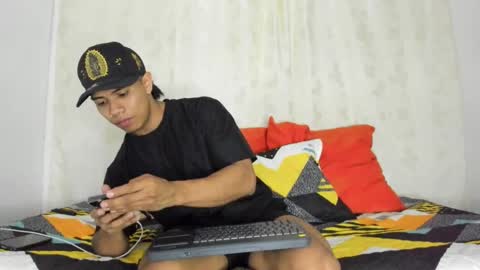 Snapshot of j_musiry chatting on March 2025 10:35:02 AM i am juan musiry independent model online show from March 2025 10:35:02 AM