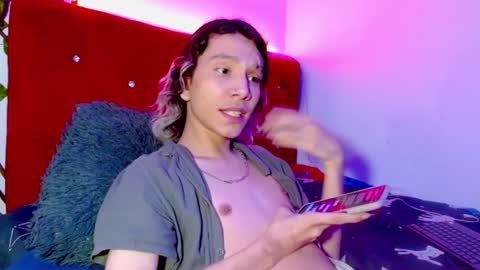 Snapshot of jack_s21 chatting on December 2024 01:47:02 AM Laick online show from December 2024 01:47:02 AM