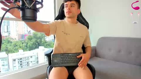 Snapshot of jacob_ferrer chatting on February 2026 05:49:02 PM JACOB FERRER online show from February 2026 05:49:02 PM