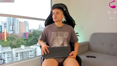 Snapshot of jacob_ferrer chatting on February 2026 07:01:02 PM JACOB FERRER online show from February 2026 07:01:02 PM