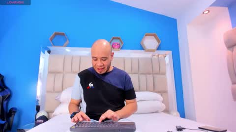 Snapshot of jacob_garcia_ chatting on November 2025 07:24:01 PM jacob_garcia_ online show from November 2025 07:24:01 PM