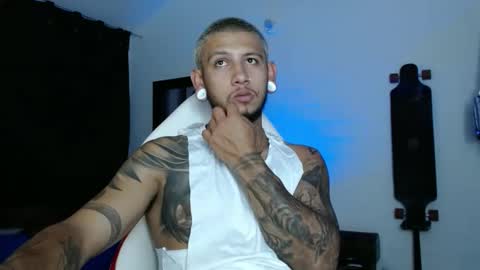 Michael Caicedo online show from February 2025 04:44:02 AM