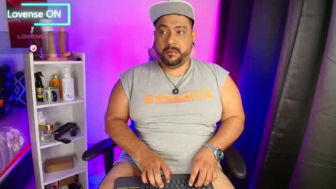 daddy sir master bear online show from December 2025 10:42:01 AM